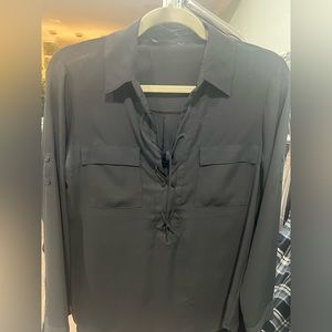 Crossed top at the front